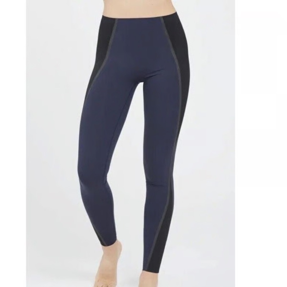SPANX Mesh Contour Legging in Lapis Night